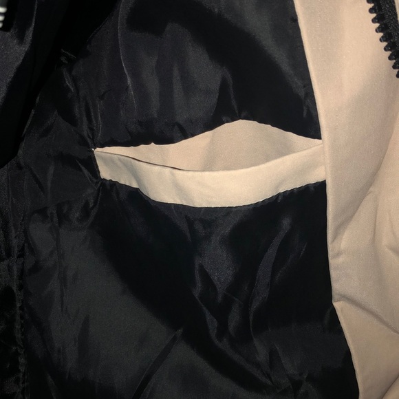 NWOT Cream zip-up Windbreaker Jacket - Picture 5 of 6